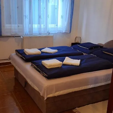 Benitta Vendeghaz Apartment *